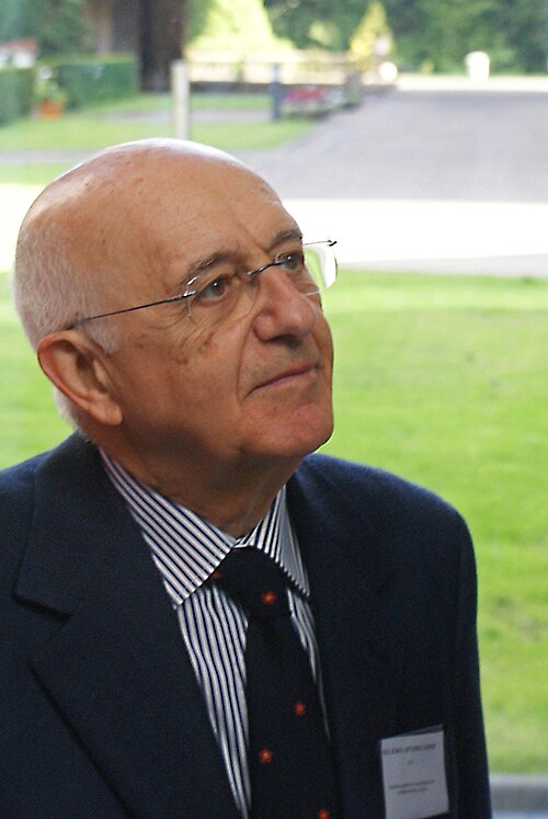 Ritratto di Antonio Cassese
