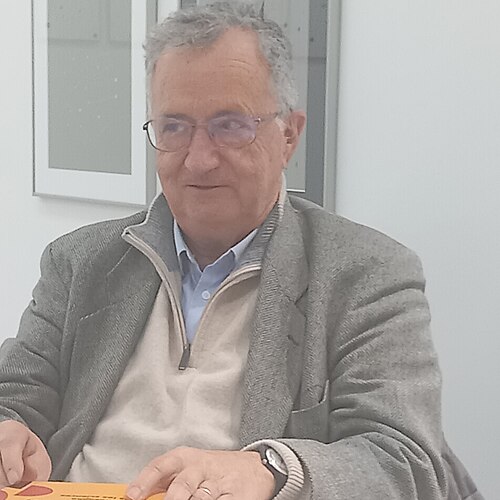 Ritratto di Claude Debru