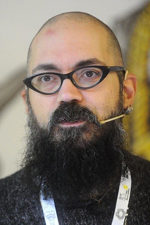 Ritratto di Davide Calì