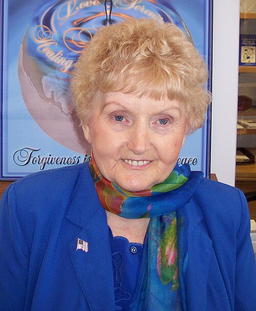 Ritratto di Eva Mozes Kor