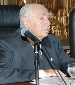 Ritratto di Héctor Gros Espiell