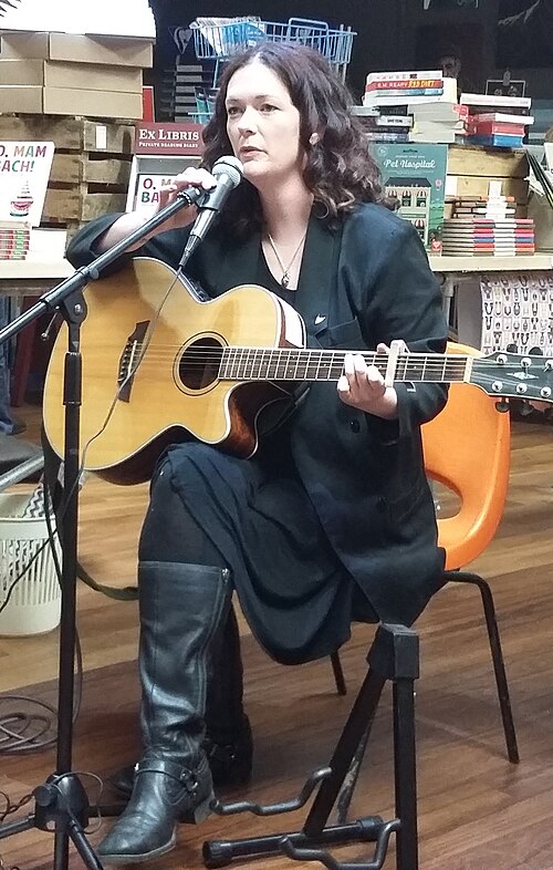 Ritratto di Manon Steffan Ros
