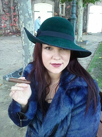 Ritratto di Rain Graves