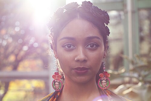 Ritratto di Safia Elhillo